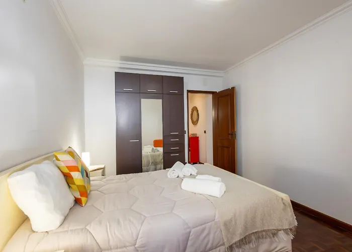 Апартаменты Baia - By Smarthomes Сан-Мартинью-ду-Порту